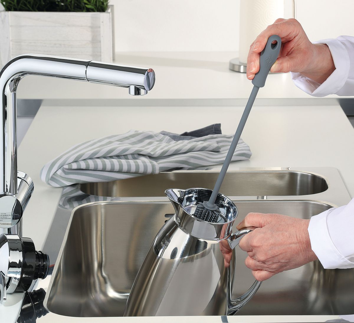 1410852431 TREND Šedý silikonový kartáč Kuchenprofi (5)